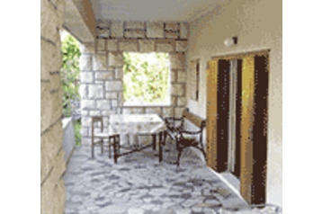 Croaţia Privát Sutivan, Exteriorul